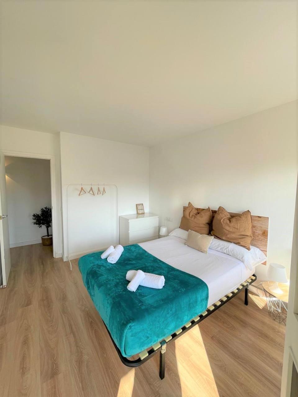 Apartamento Con Piscina Y Gran Terraza Con Vistas - Muy Cerca De La Playa, El Centro Y La Estacion Apartment Виласар де Мар Екстериор снимка